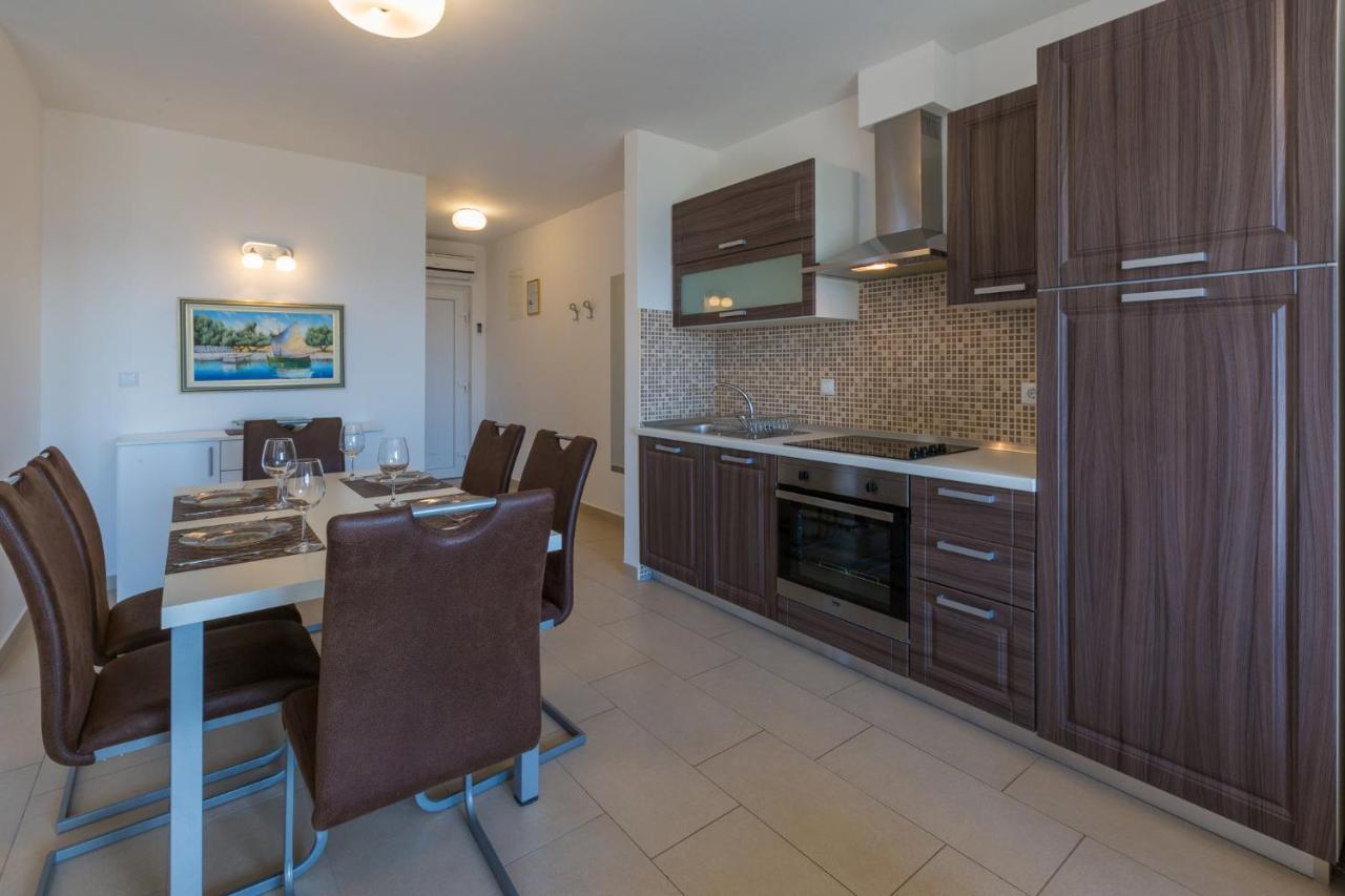 Domino Apartment Dramalj Luaran gambar