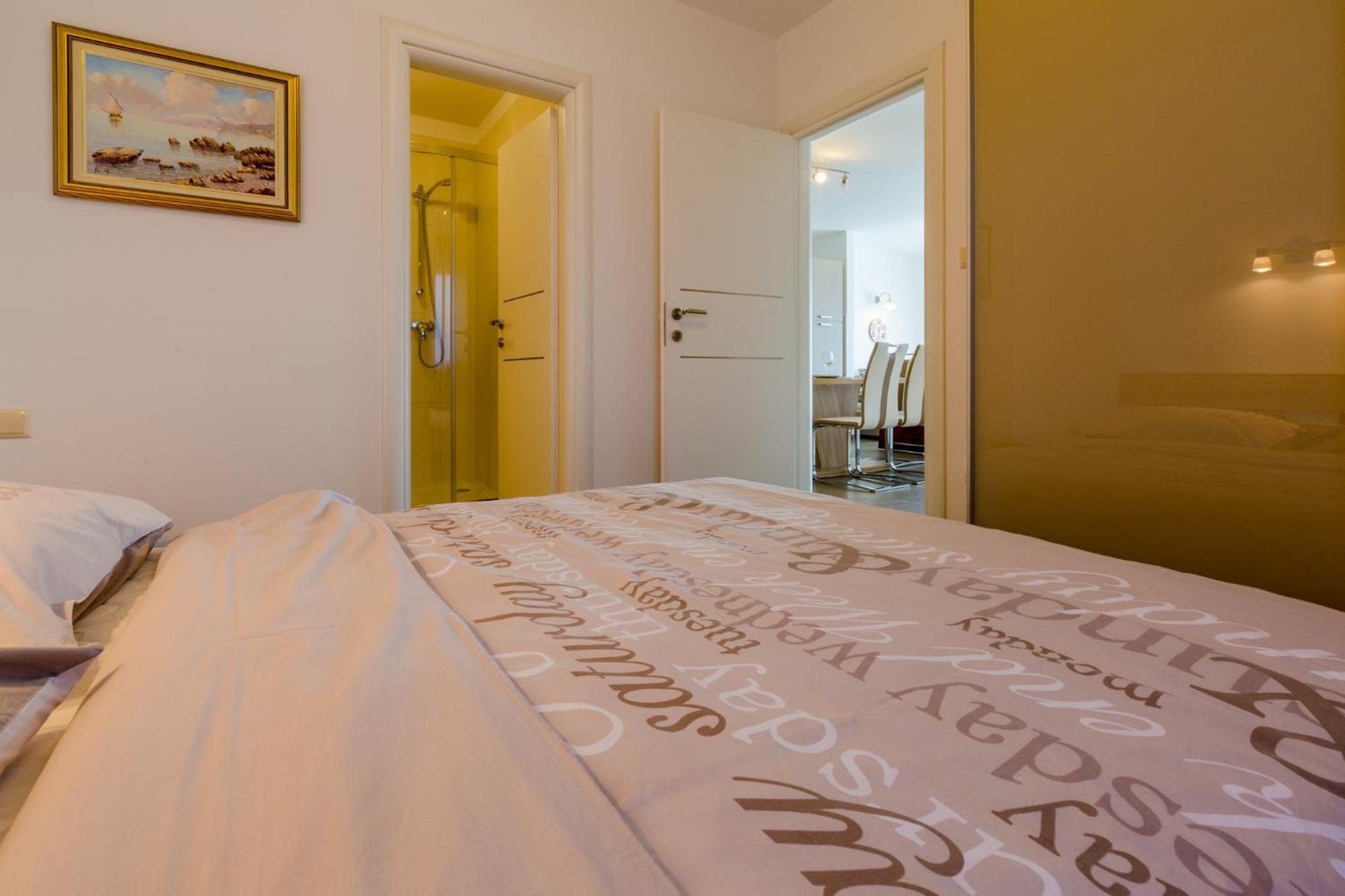 Domino Apartment Dramalj Bilik gambar